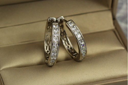Сережки Xuping Jewelry доріжку з камінців із гладкими бортиками ззаду дірочки 2 см сріблясті