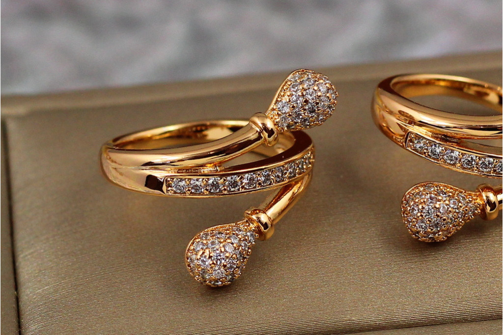 Кільце Xuping Jewelry дві зустрічні краплі р 16 золотисте