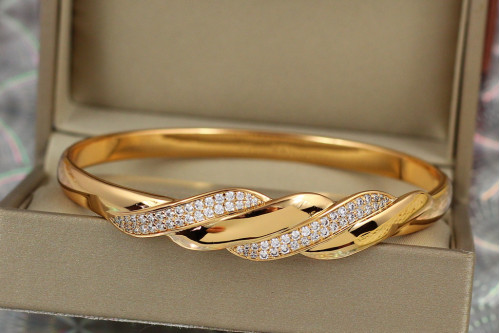 Браслет бэнгл  Xuping Jewelry две волны 60 см на руку от 16 см до 19 см золотистый