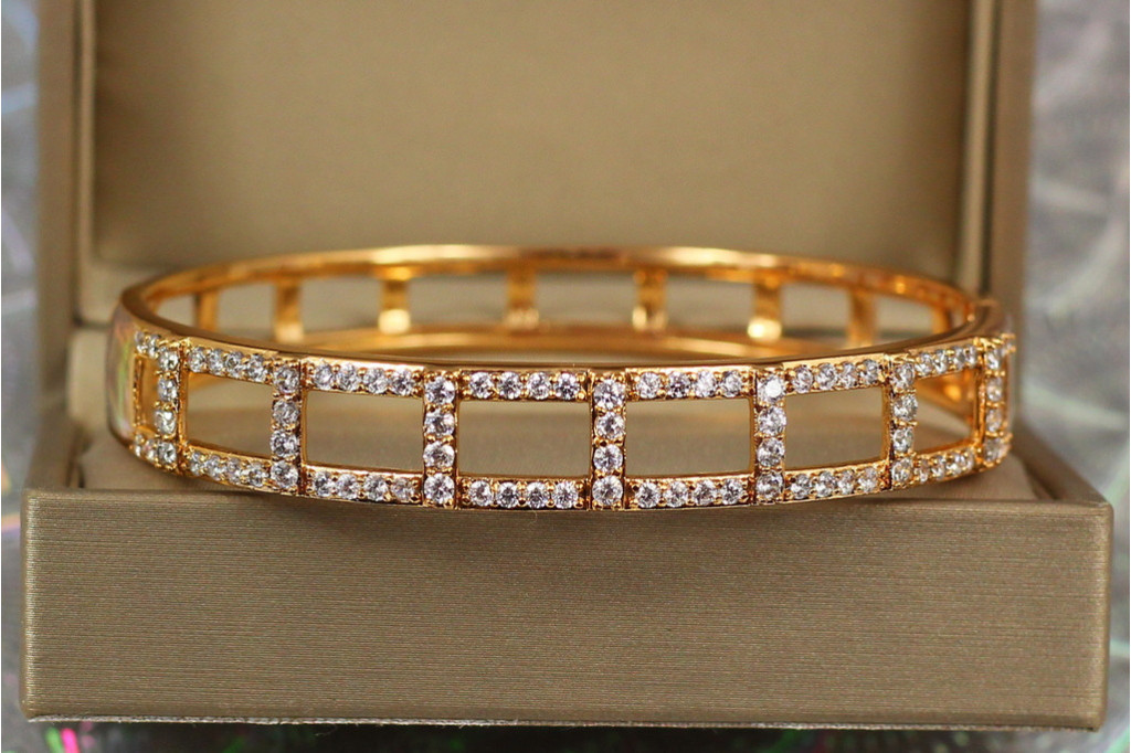 Браслет бенгл Xuping Jewelry дольче вита 60 мм 9 мм на руку від 17 до 19 см золотистий