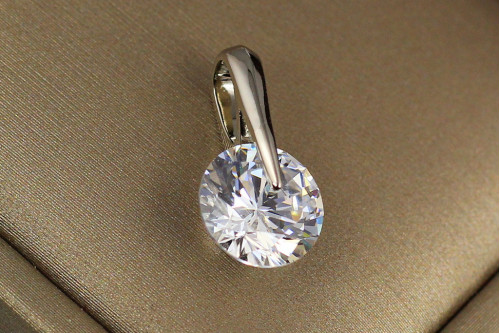Кулон Xuping Jewelry снежная королева 1.7 см серебристый