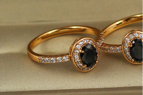 Кільце Xuping Jewelry чорний овальний фіаніт у колі білих каменів р 16 золотисте