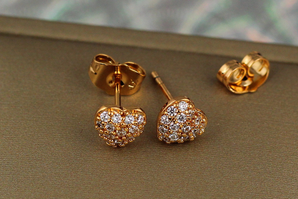 Серьги гвоздики  Xuping Jewelry сердечки в камнях 7 мм золотистые