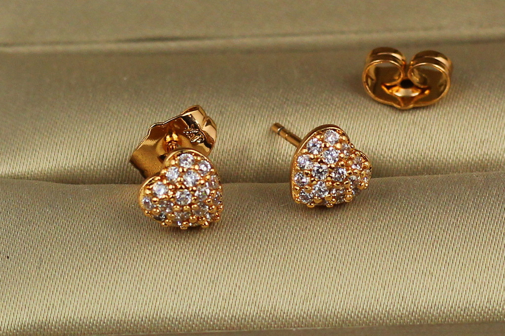 Серьги гвоздики  Xuping Jewelry сердечки в камнях 7 мм золотистые