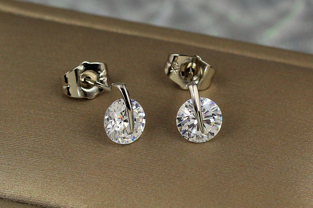 Серьги гвоздики Xuping Jewelry снежная королева 9 мм серебристые