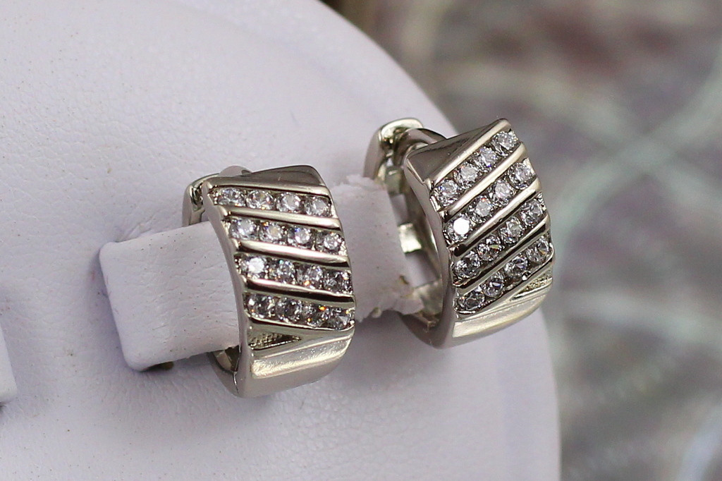 Серьги Xuping Jewelry кольца пепита 1.4 см серебристые