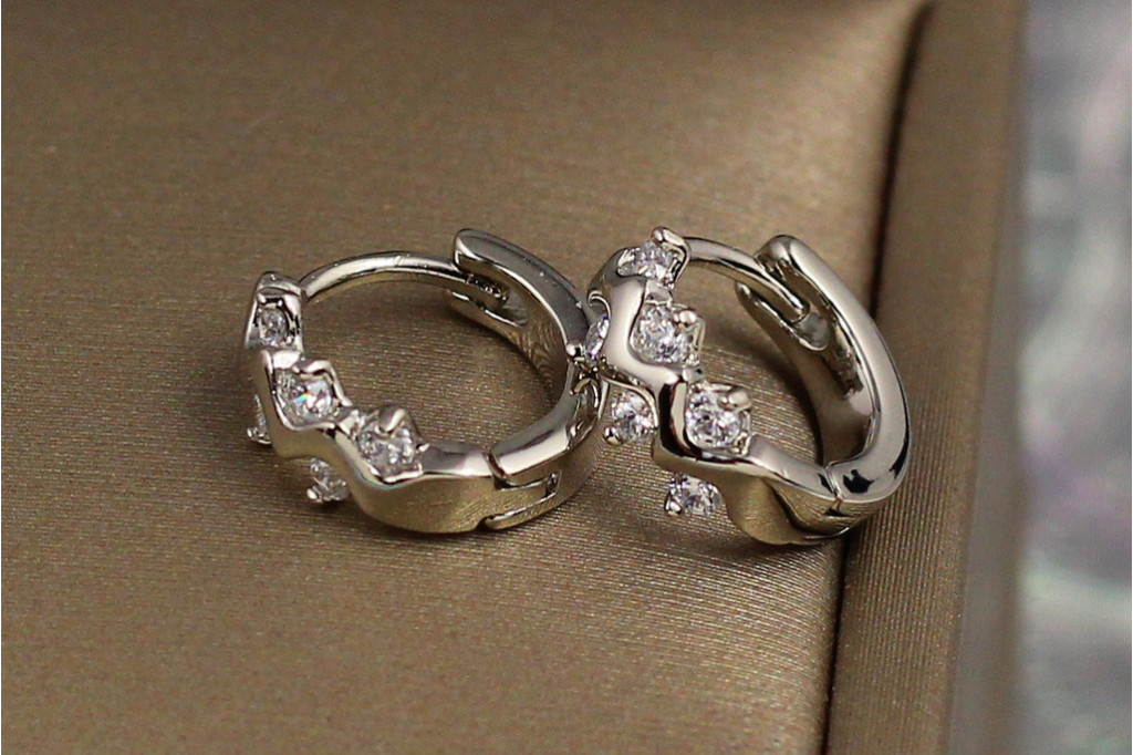Серьги Xuping Jewelry колечки самшит 1.2 см серебристые