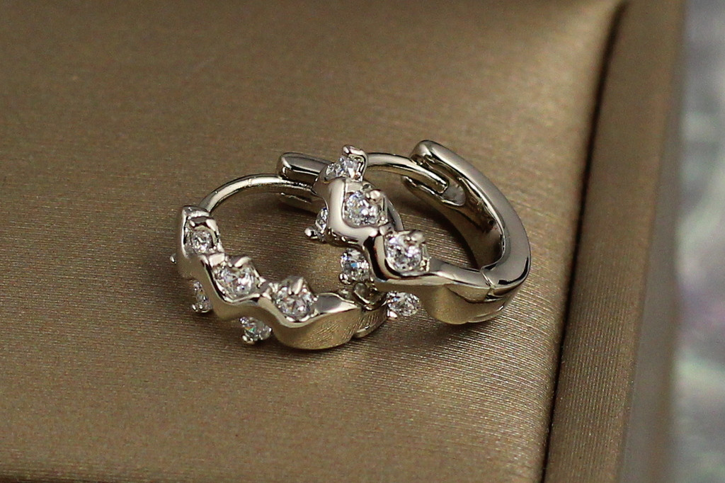 Серьги Xuping Jewelry колечки самшит 1.2 см серебристые