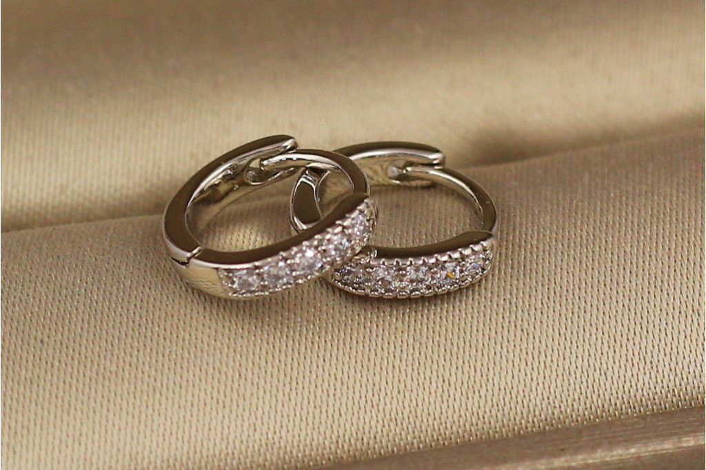 Серьги Xuping Jewelry тонкие колечки с камешками 10 мм серебристые