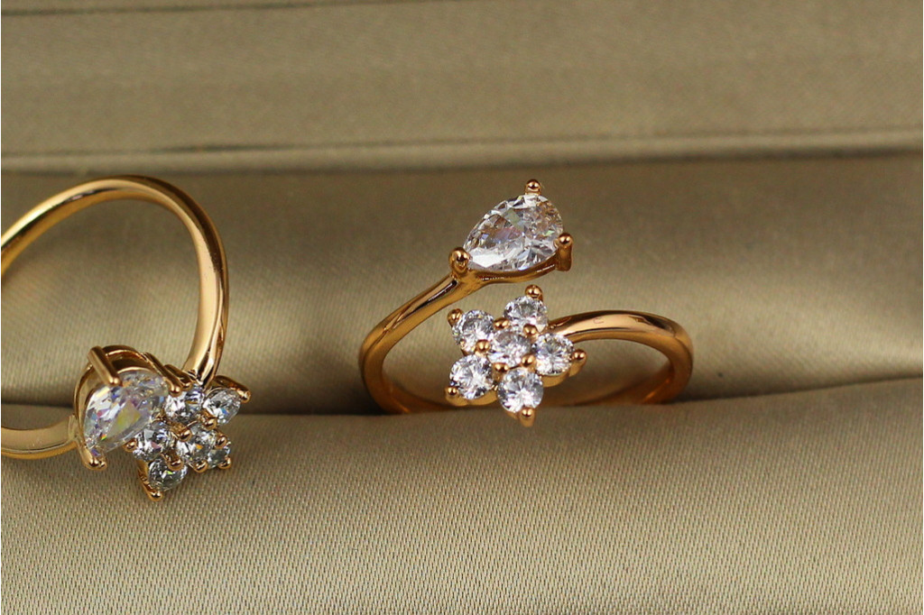 Кільце Xuping Jewelry літній дощ р 18+ золотисте