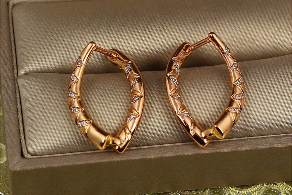 Сережки Xuping Jewelry дужки 2.5 см золотисті