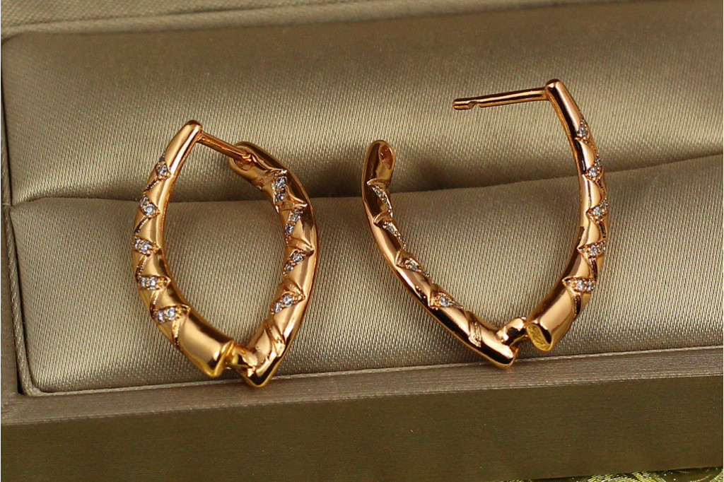 Сережки Xuping Jewelry дужки 2.5 см золотисті