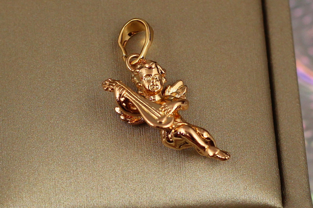 Кулон Xuping Jewelry ангел с домброй 2.1 см золотистый