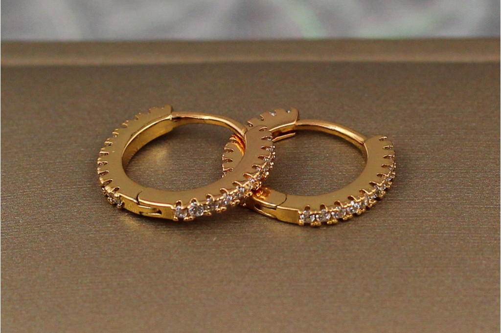 Серьги Xuping Jewelry дорожка из камней спереди и сзади 1.3 см золотистые