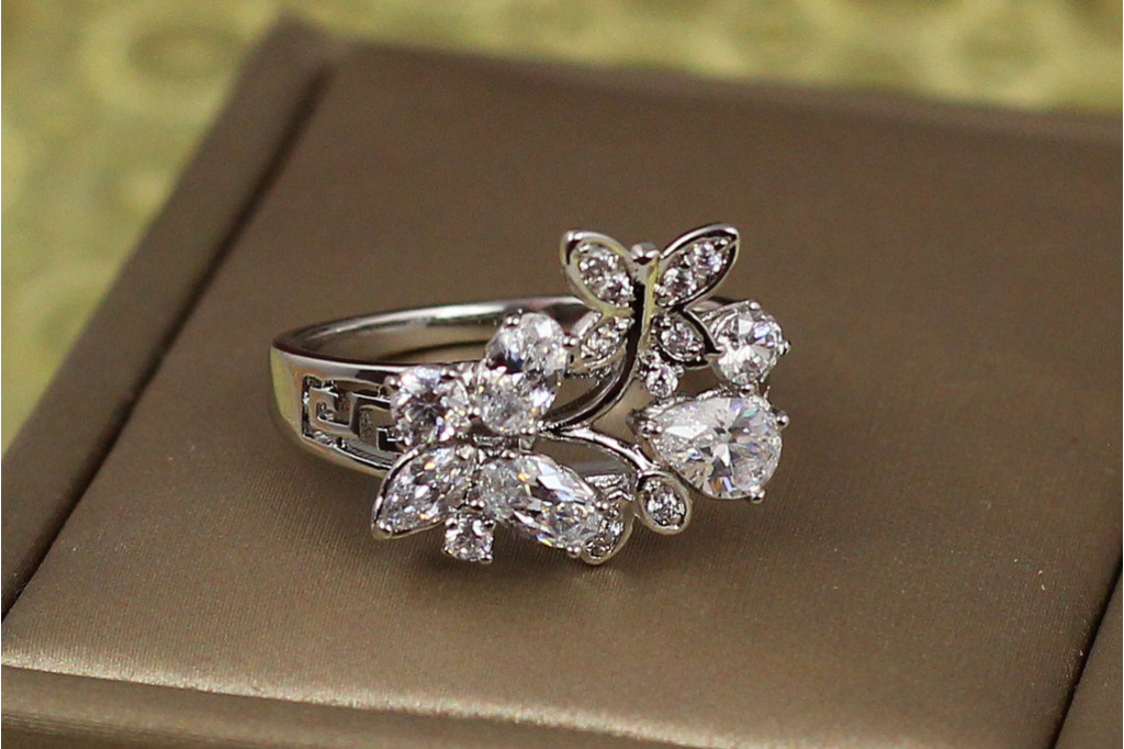 Кільце Xuping Jewelry пурхання метелика 17 р сріблясте