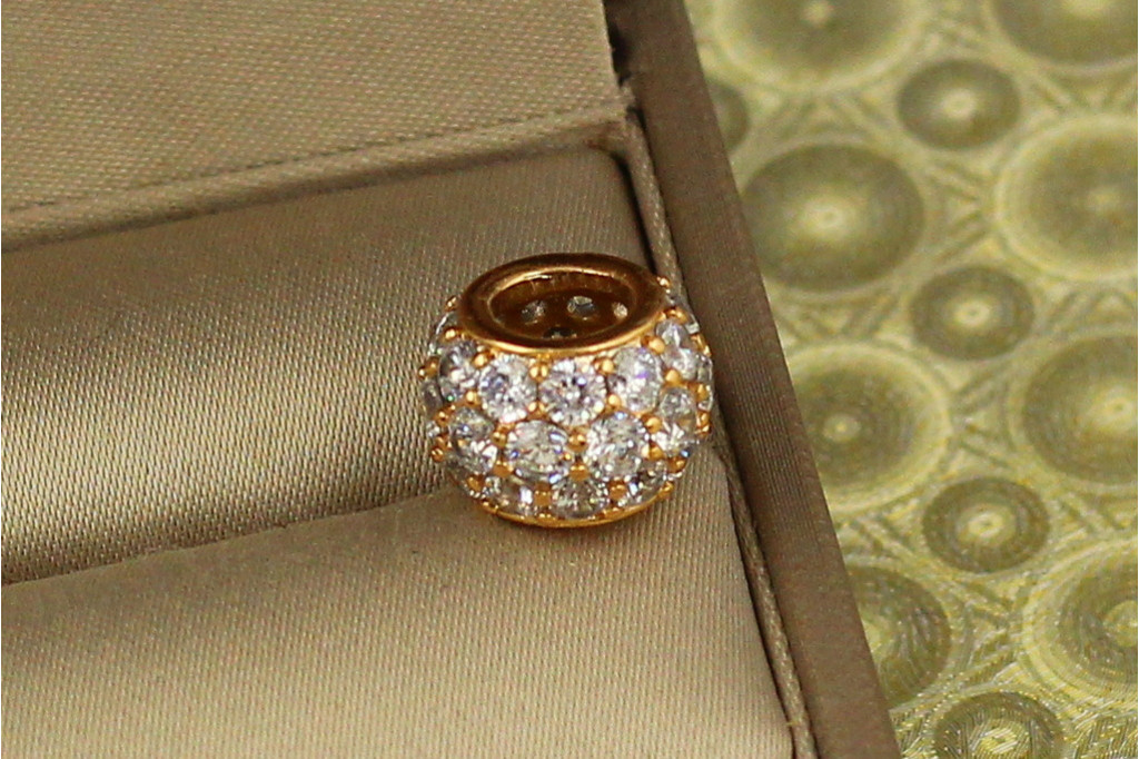 Кулон шарм Xuping Jewelry большой шарм с крупными камнями 8 мм золотистый