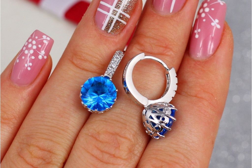 Серьги Xuping Jewelry с большим голубым камнем 2 см серебристые