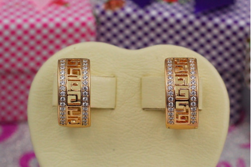 Серьги Xuping Jewelry с греческим узором по краям дорожки из камешков 1.8 см золотистые