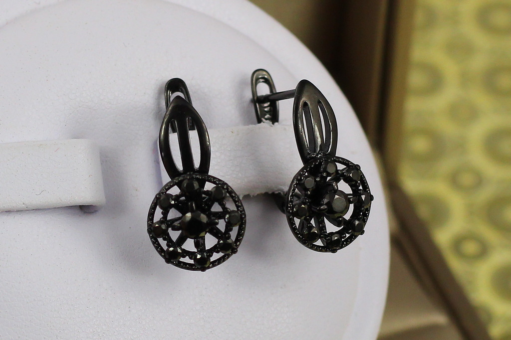 Серьги  Xuping Jewelry аттракцион с камешками черное покрытие блэк ган 1.9 см