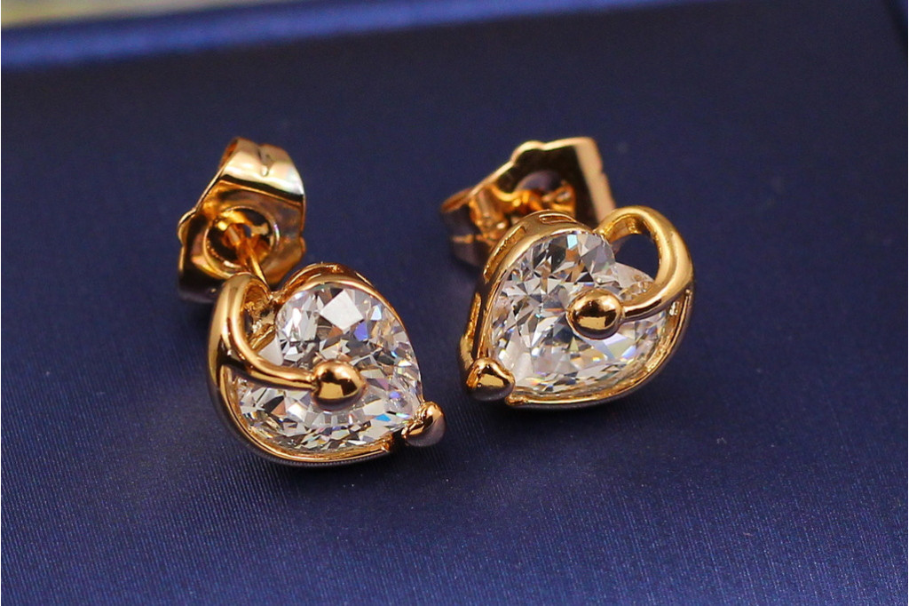 Серьги гвоздики Xuping Jewelry хрустальное сердце 11 мм золотистые