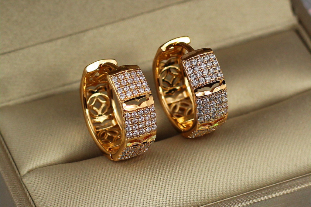Сережки Xuping Jewelry народження Венери 1.9 см золотисті