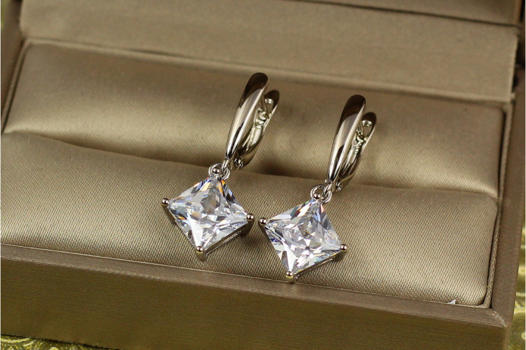 Сережки Xuping Jewelry ромбики 3 см сріблясті
