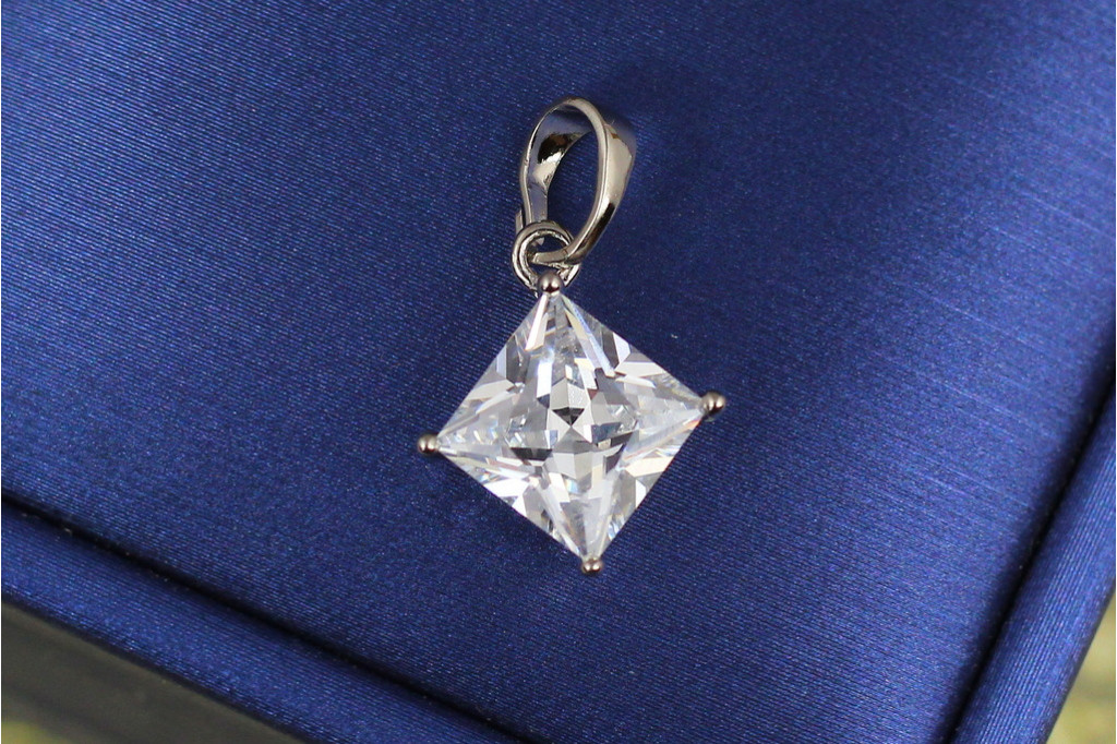 Кулон Xuping Jewelry ромбик 1.1 см серебристый