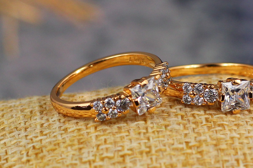 Кольцо Xuping Jewelry хайтек р 17 золотистое