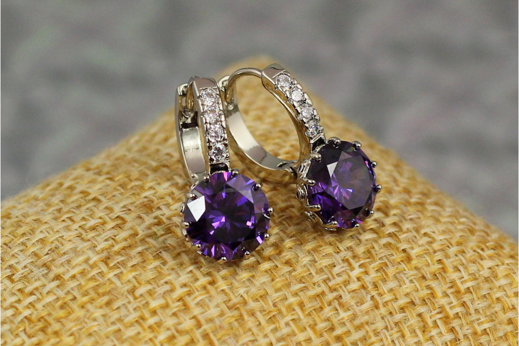 Сережки Xuping Jewelry з великим фіолетовим каменем 2 см сріблясті