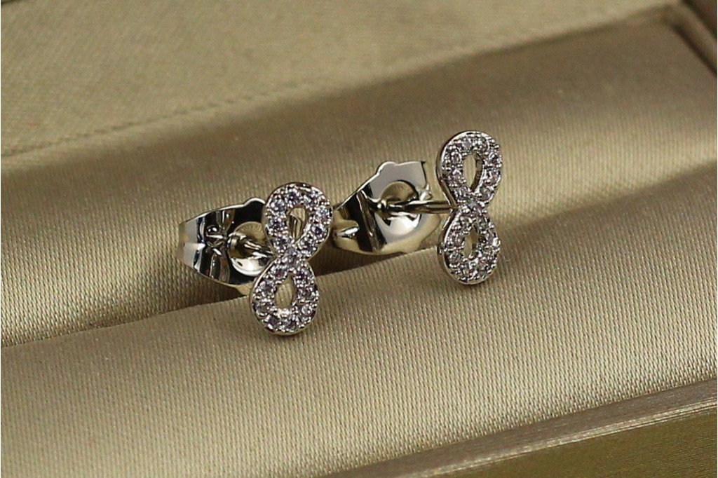 Сережки гвоздики Xuping Jewelry нескінченність із камінчиками 4 мм сріблясті