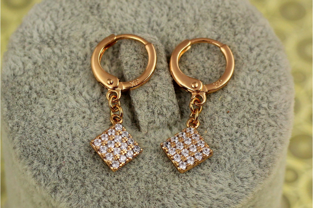 Серьги Xuping Jewelry подвески ромбики с камешками 2.8 см золотистые