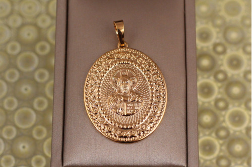 Ладанка Xuping Jewelry овальная тисненная Иисус ажурная окантовка 3.8 см золотистая