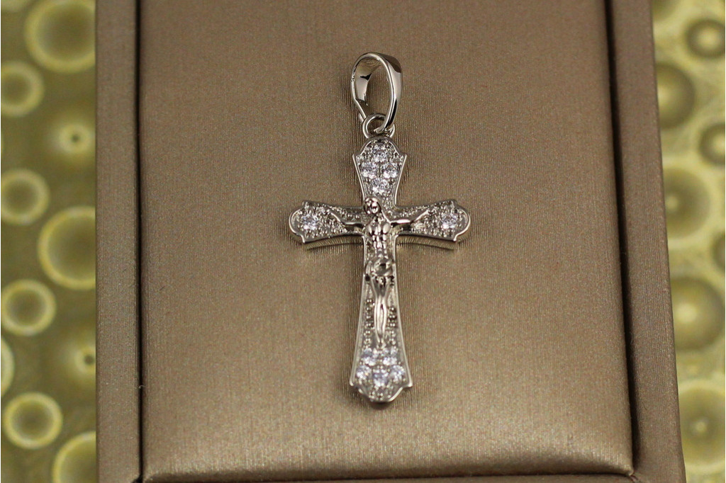 Крестик Xuping Jewelry распятье расширенные края с фианитами 2.7 см серебристый