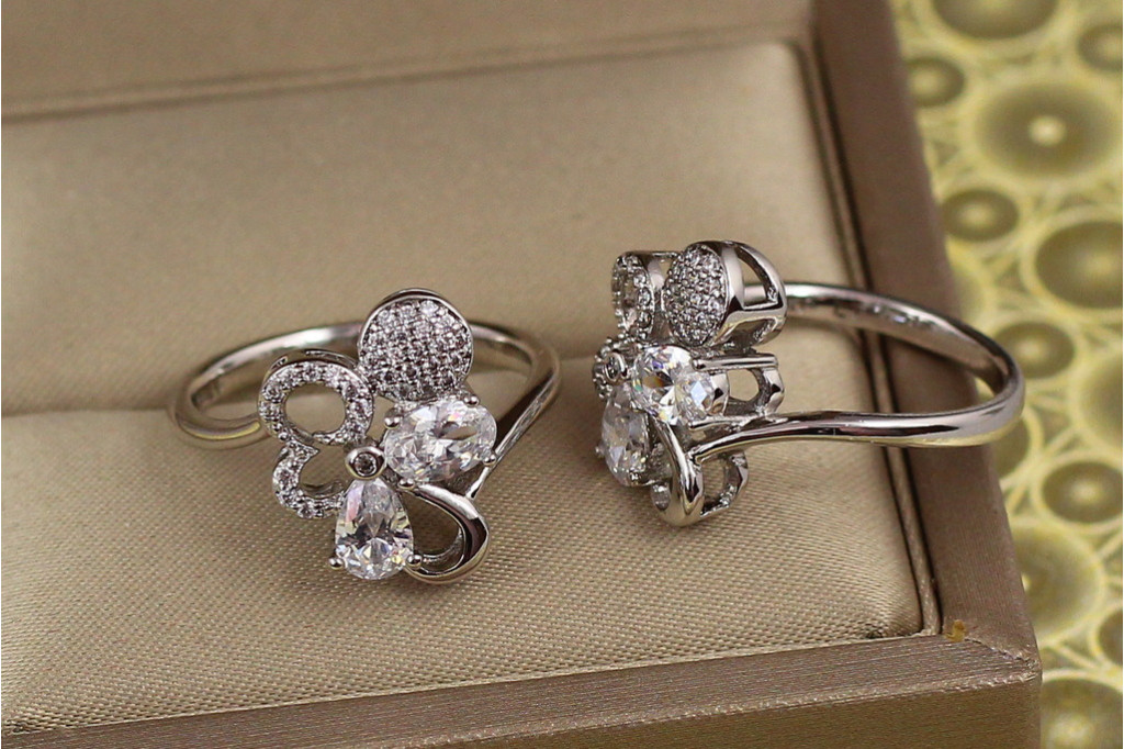 Кольцо  Xuping Jewelry локон страсти р 17 серебристое