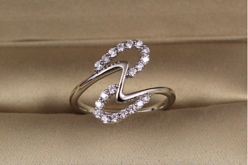 Кольцо  Xuping Jewelry замысловатый зигзаг р 19 серебристое