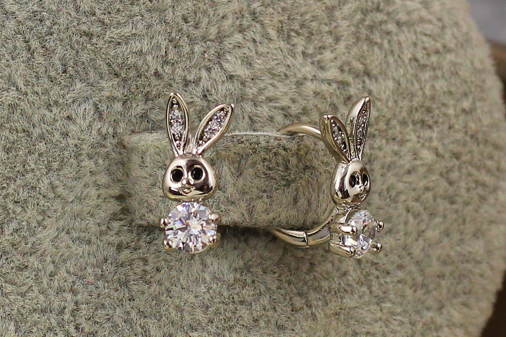 Серьги детские Xuping Jewelry зайчик с белыми фианитами 10 мм серебристые