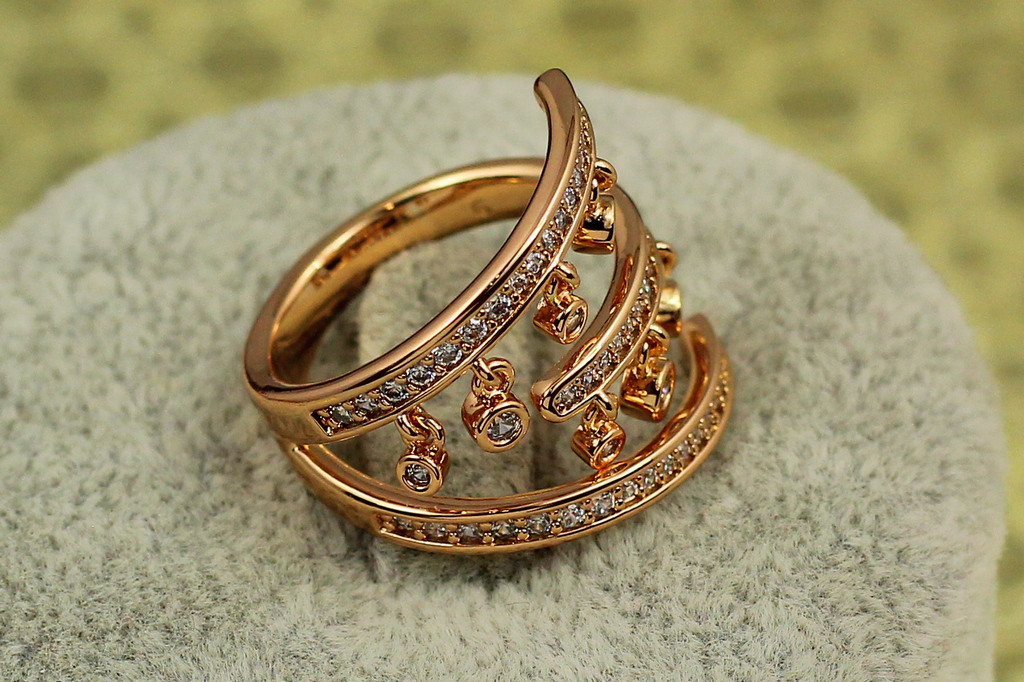 Кільце Xuping Jewelry забава з підвісками, що танцюють, р 18 золотисте