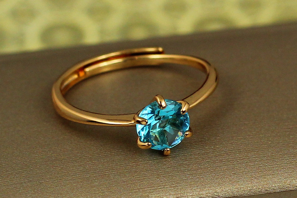 Кольцо Xuping Jewelry тонкое раздвижное с голубым фианитом  р 17 золотистое