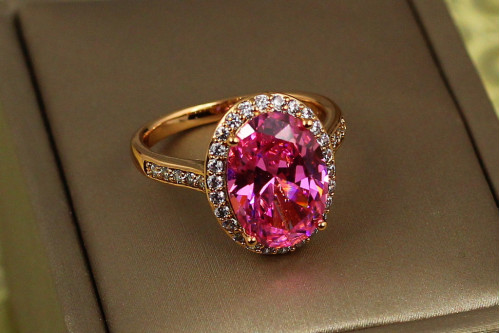 Кільце Xuping Jewelry малинки з рожевим каменем р 16 золотисте
