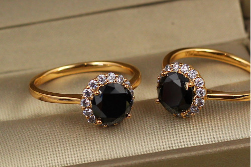 Кільце Xuping Jewelry два майданчики з чорним каменем р 17 золотисте