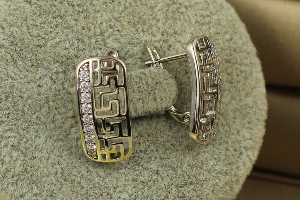 Сережки Xuping Jewelry міф з грецьким візерунком 1.9 см сріблясті