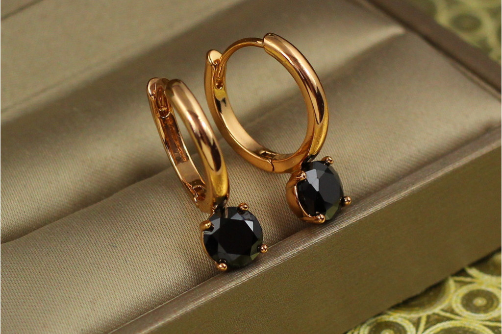 Серьги  Xuping Jewelry кольцо с черным камнем 2.1 см золотистые
