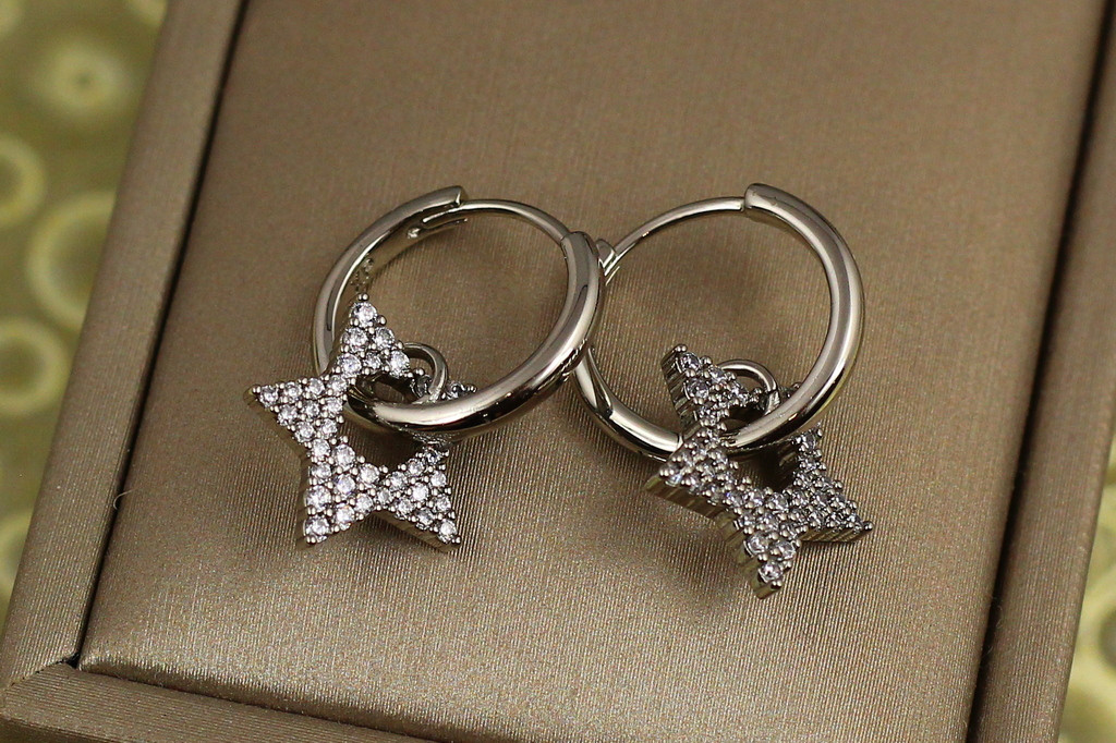 Сережки Xuping Jewelry зірки з камінням 2 см сріблясті