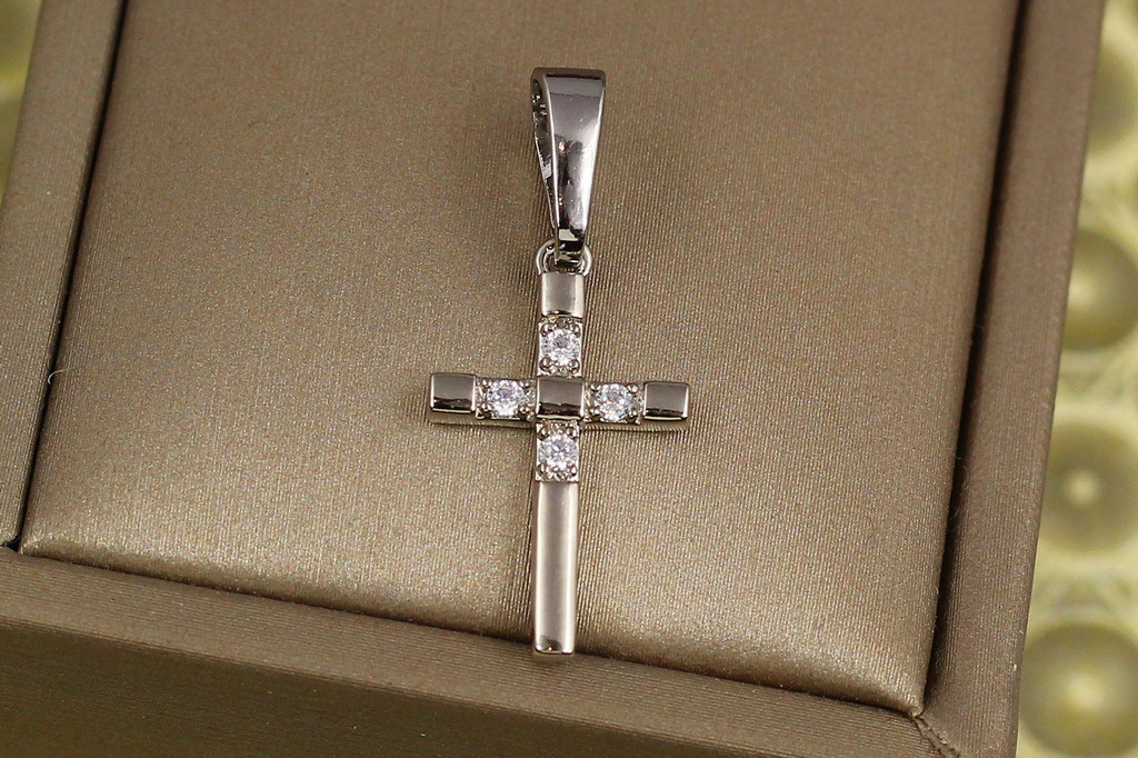 Крестик Xuping Jewelry четыре камешка 2 см  серебристый