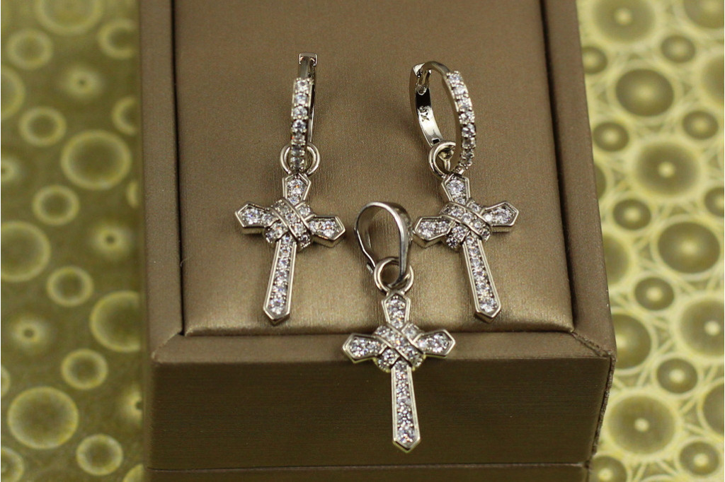 Набор Xuping Jewelry серьги  с кулоном крестики плетеные серебристый