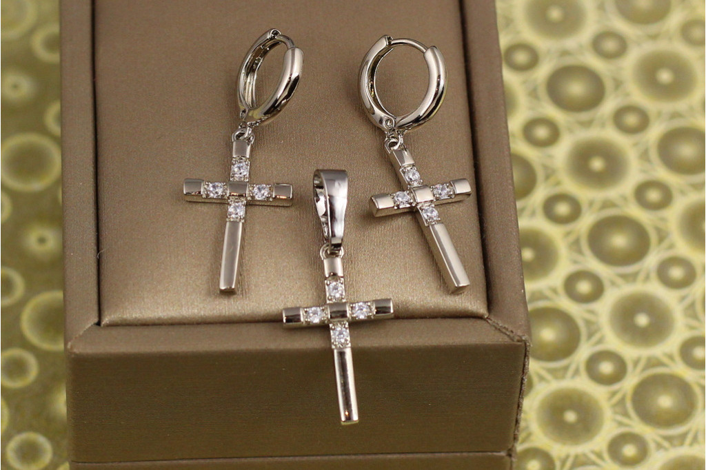 Набор Xuping Jewelry серьги  с кулоном крестики четыре камешка серебристый