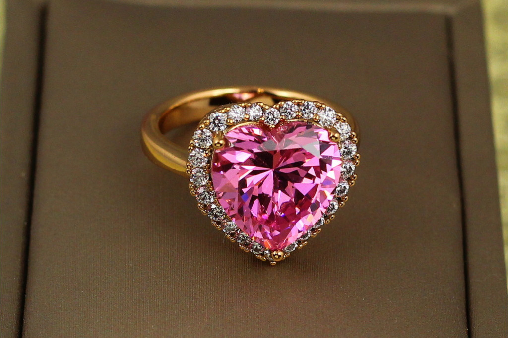 Кольцо Xuping Jewelry сердце океана с розовым камнем 1,6 см р 20  золотистое