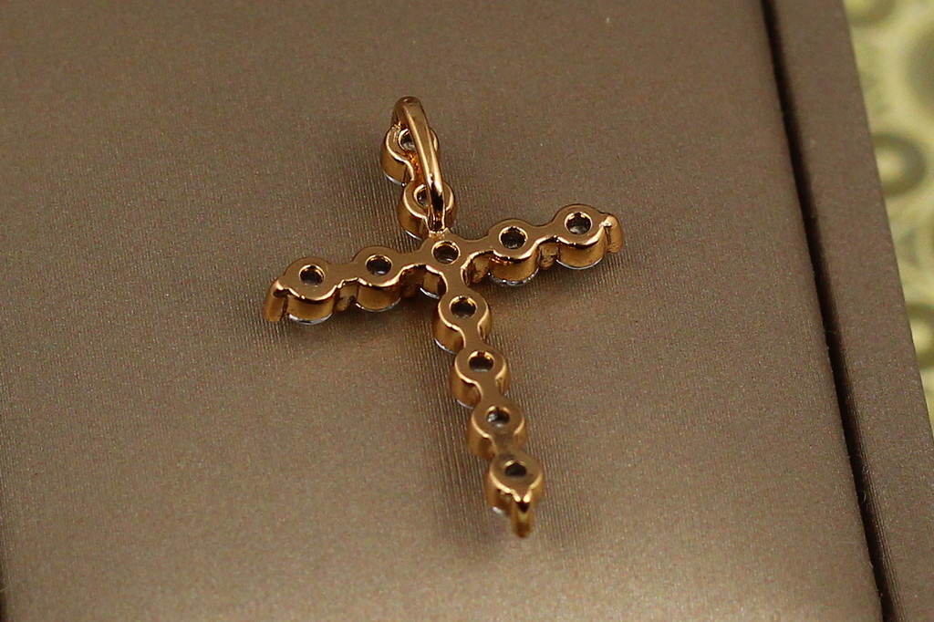 Крестик Xuping Jewelry для тонкой цепи с крупными фианитами 2,4 см золотистый