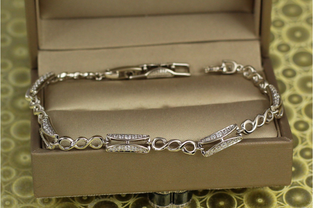Браслет Xuping Jewelry прямокутні ланки з потрійними кільцями з білими каменями 17 см 5 мм сріблястий