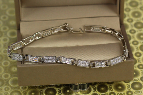 Браслет Xuping Jewelry Гравій з білими каменями 19 см 5 мм сріблястий